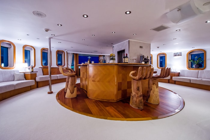 Sherakhan Upper Salon Bar