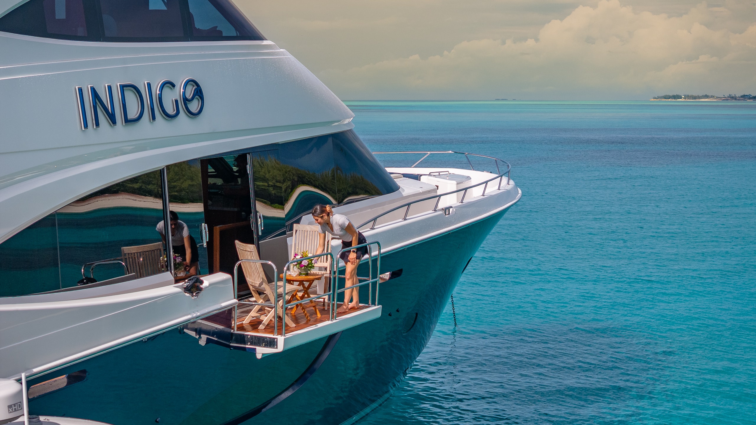 indigo - fold out balcony