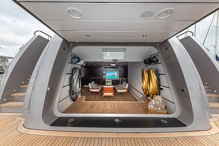 Starship 185 yacht beachclub b