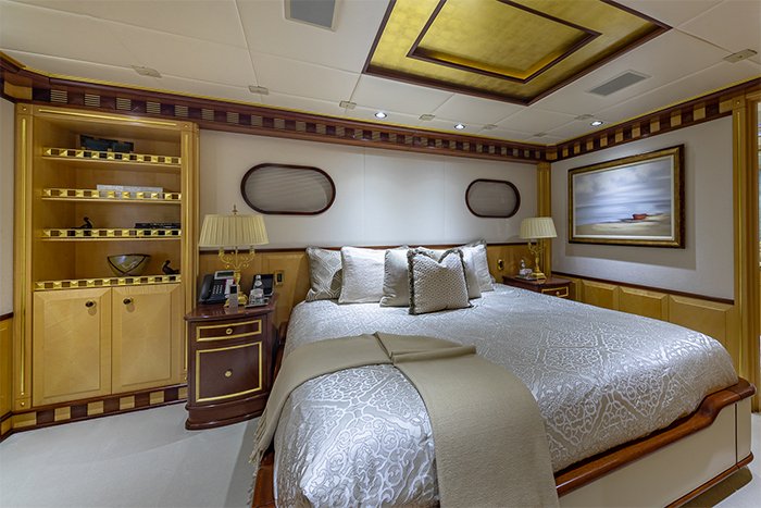 Starship 185 yacht guest cabin 1