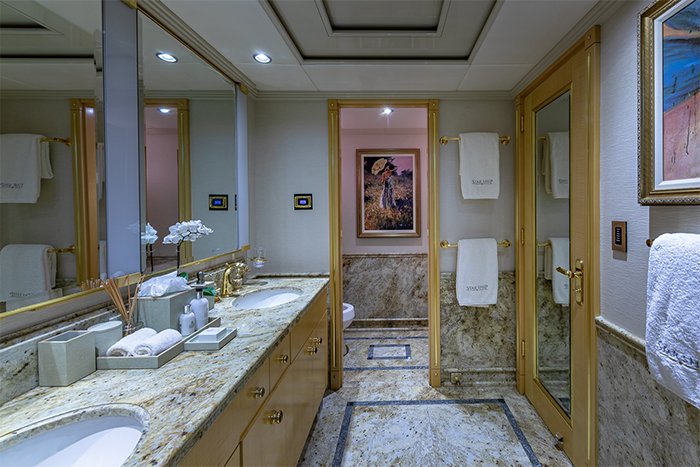 Starship 185 yacht twin bathroom 2