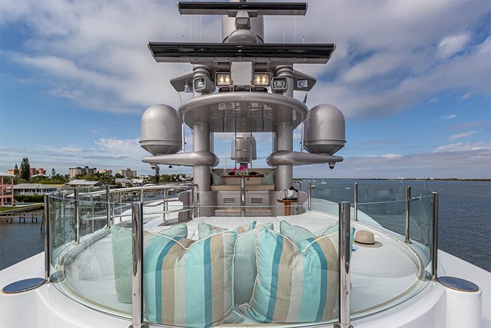 Starship 185 yacht upper deck