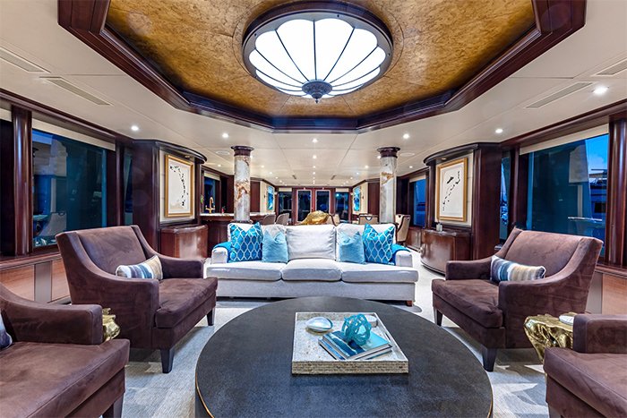 Starship yacht salon