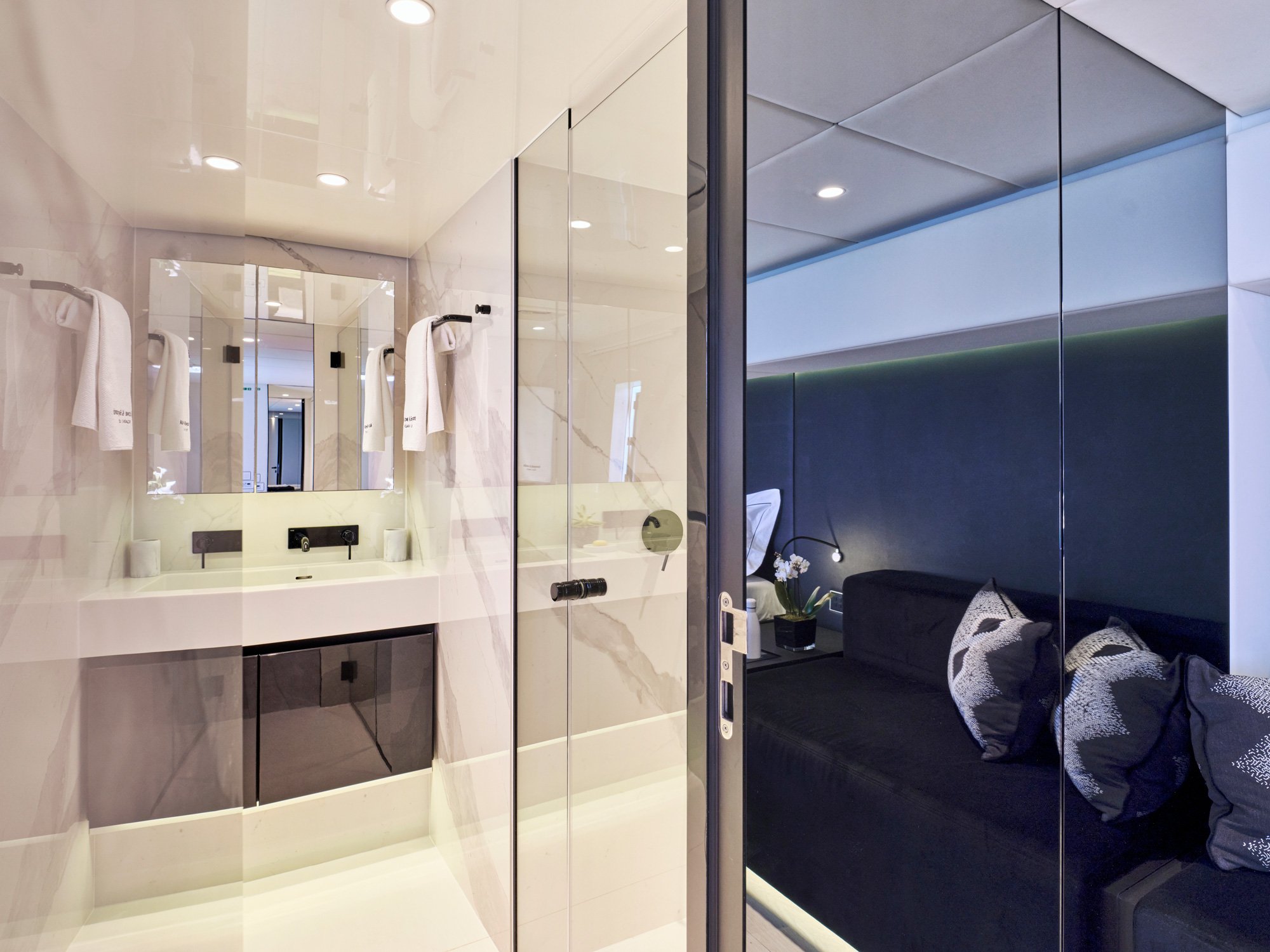 above & beyond - master en suite