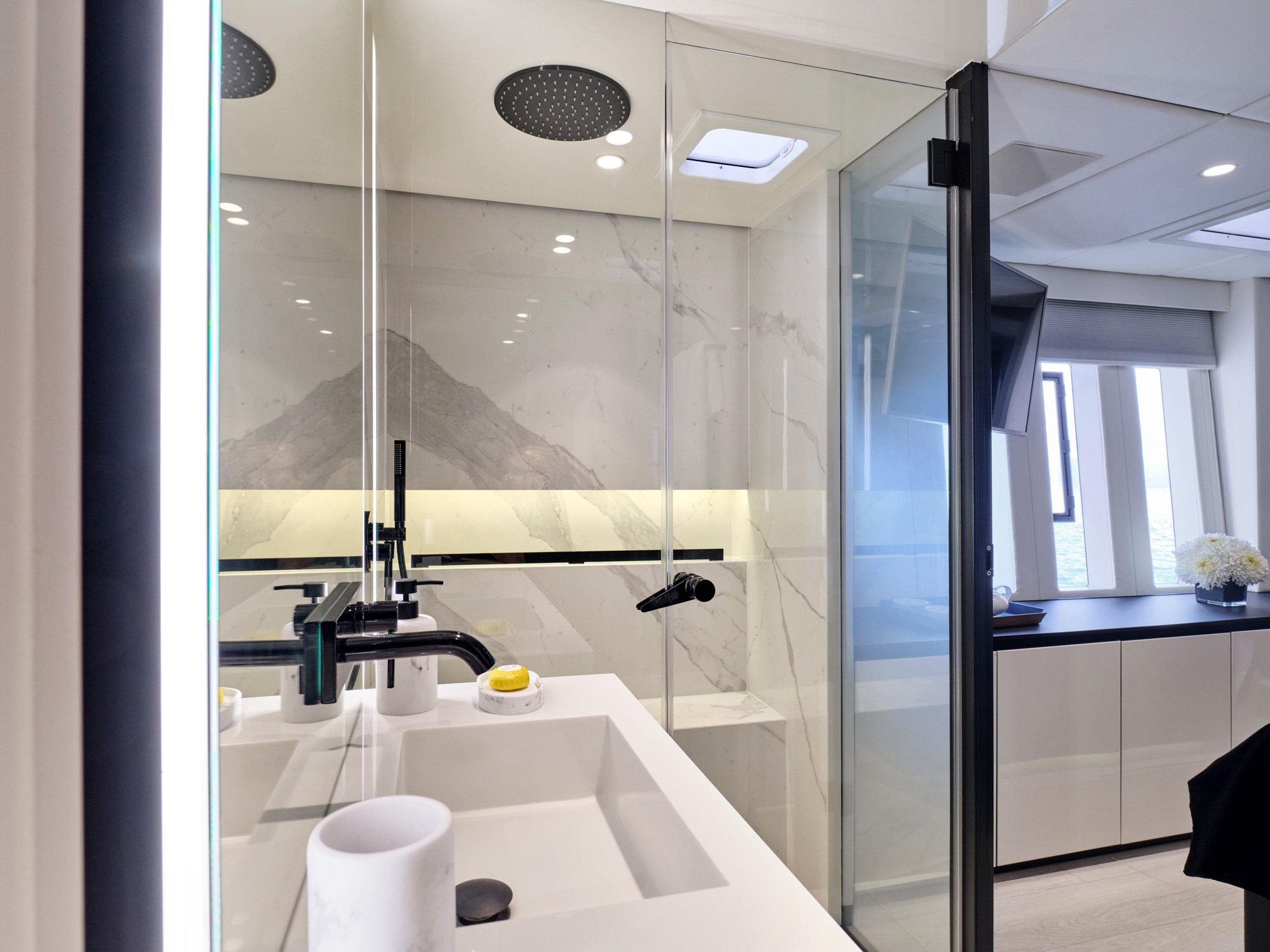 above & beyond - queen en suite