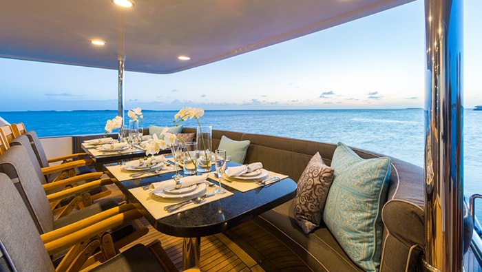 unbridled aft deck dining