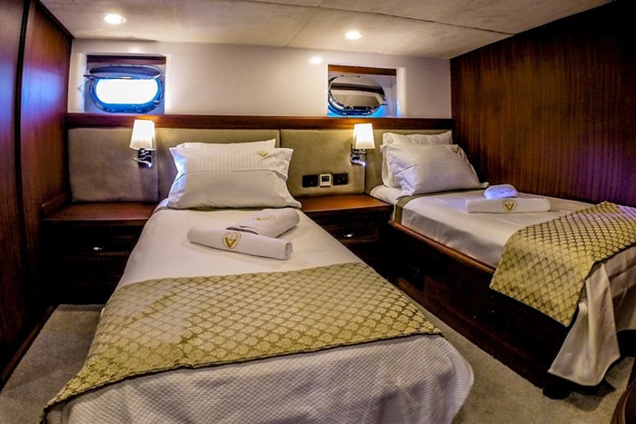 Virtuoso Twin Cabin