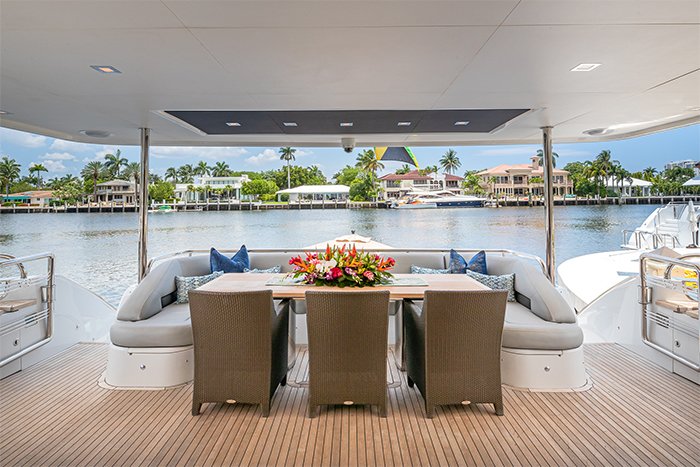 Yacht Beachfront II aft deck dining