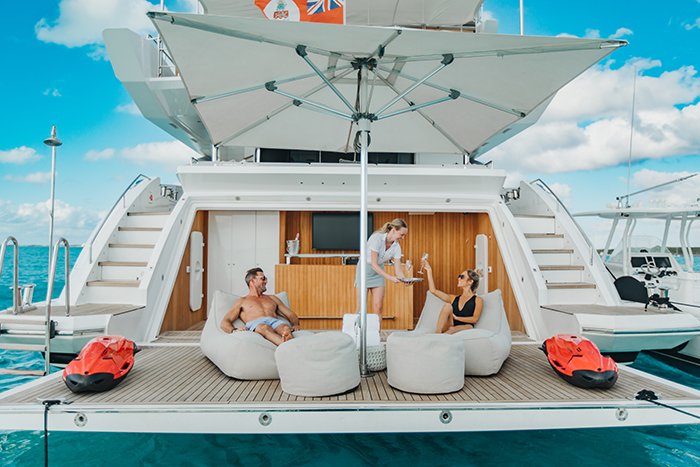 Yacht Emina beach club