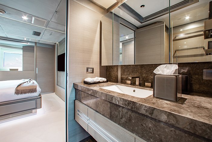 Yacht Emina guest bathroom 2