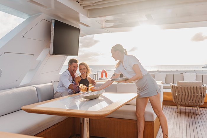 Yacht Emina sundeck seating b