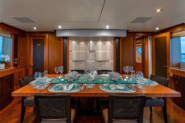 Yacht Emrys dining