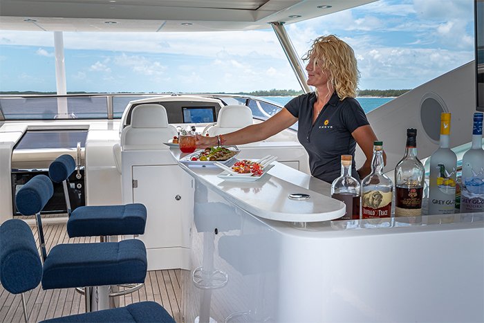 Yacht Emrys flybridge bar b
