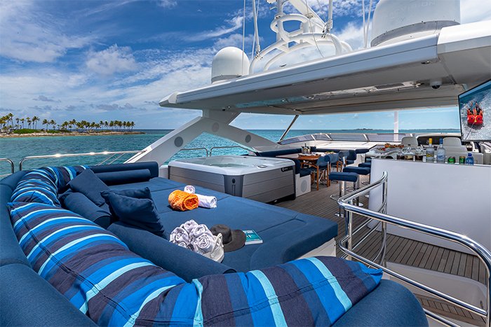 Yacht Emrys flybridge