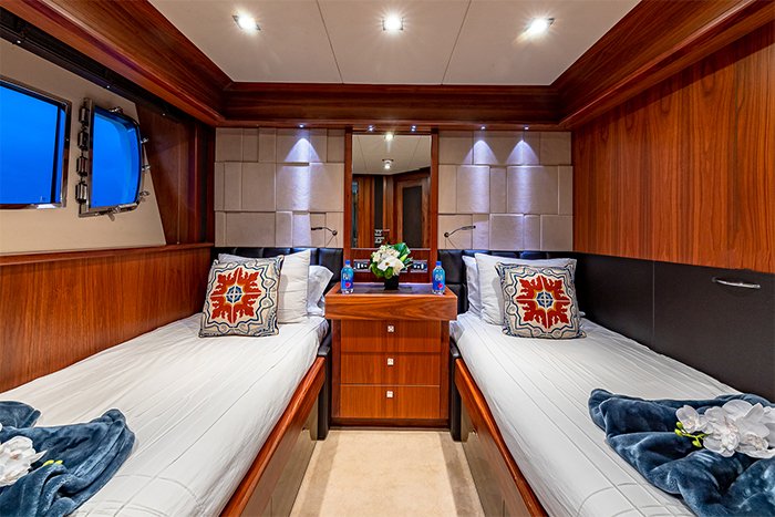 Yacht Emrys twin cabin