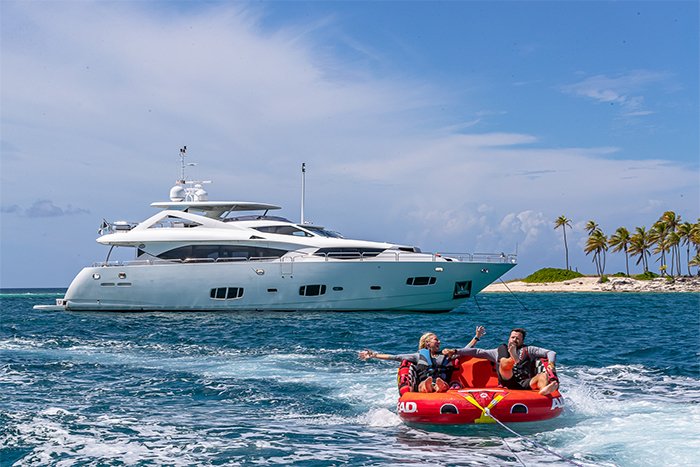 Yacht Emrys water fun