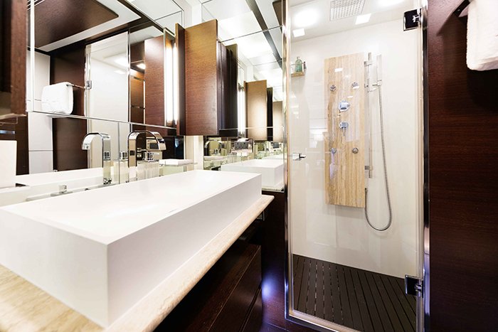 Yacht Insieme Port Twin Ensuite