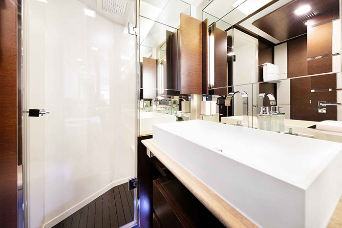 Yacht Insieme Starboard Twin Ensuite