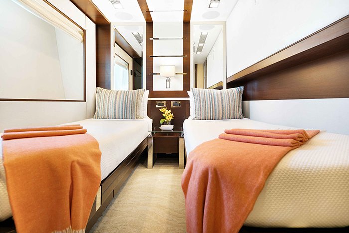 Yacht Insieme Starboard Twin with Pullman (Converts to Queen)