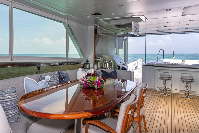 Yacht Kashmir sundeck dining