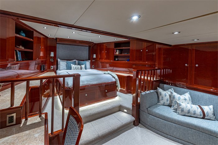 Yacht Kashmir VIP stateroom