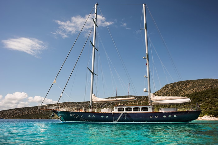 Yacht Le Pietre Profile 2