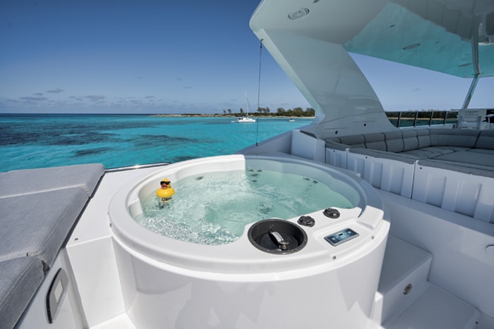 Yacht Limitless Flybridge Jacuzzi 1