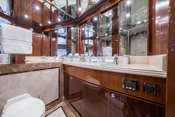 Yacht Limitless King Forward VIP Ensuite