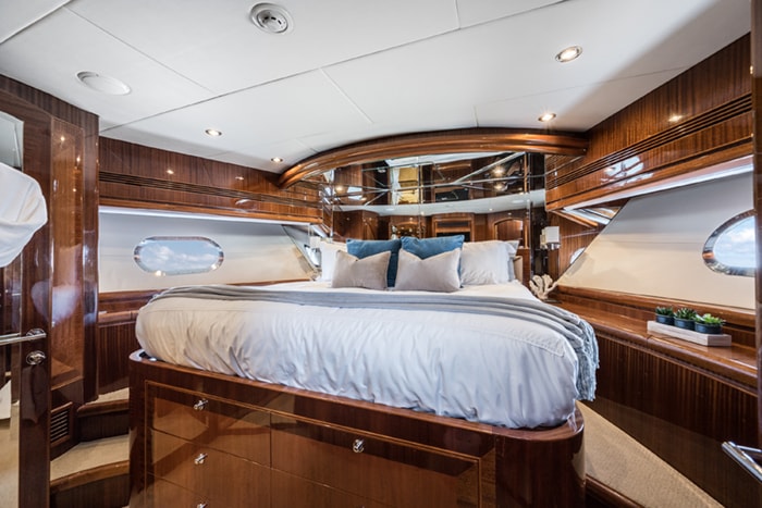 Yacht Limitless King Forward VIP Stateroom