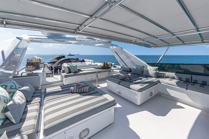 Yacht Margate flybridge