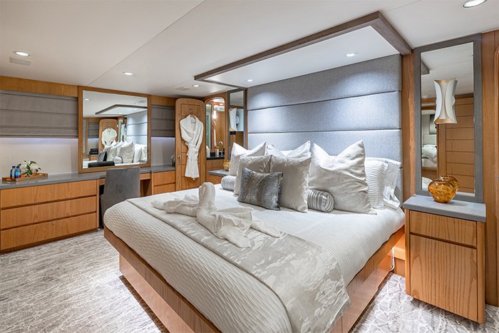 Yacht Margate master cabin
