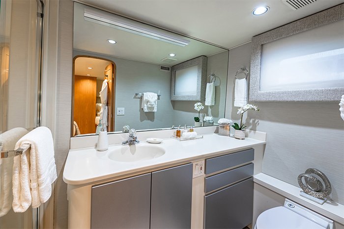 Yacht Margate VIP bathroom