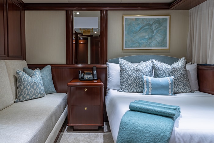 Yacht Starship double cabin