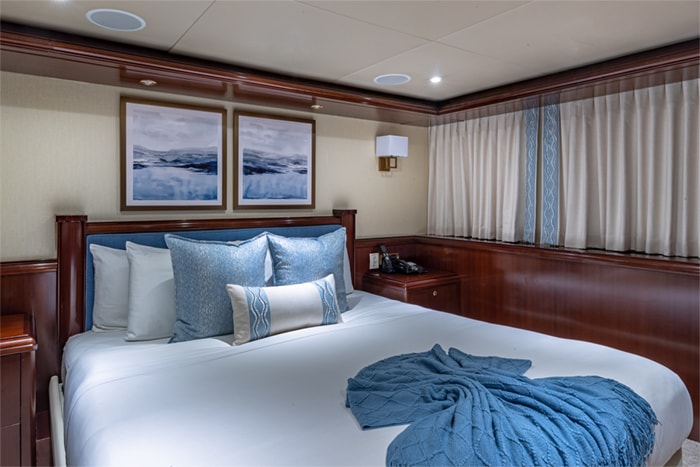 Yacht Starship guest cabin