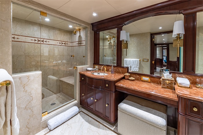 Yacht Starship master bathroom