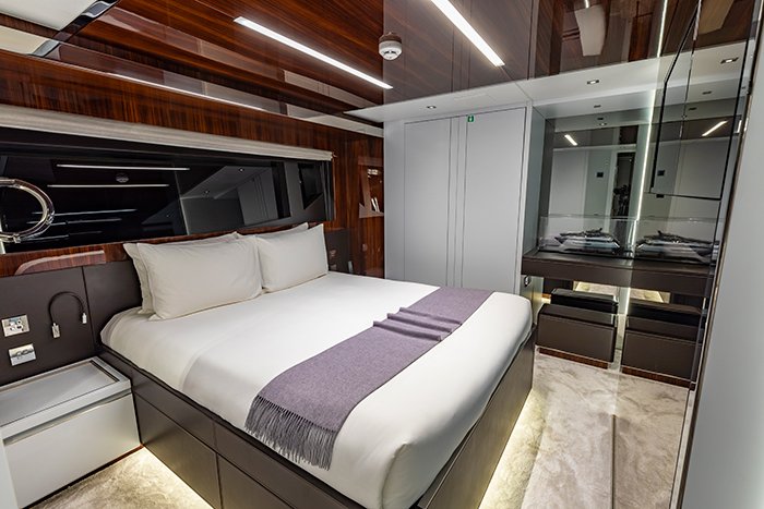 Yacht Tasty Waves queen cabin 2