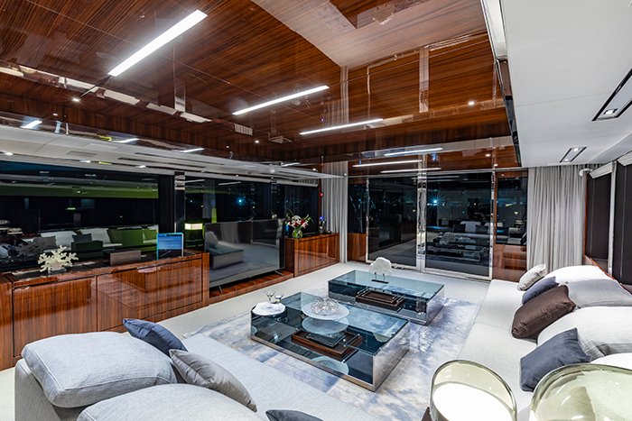 Yacht Tasty Waves salon facing aft